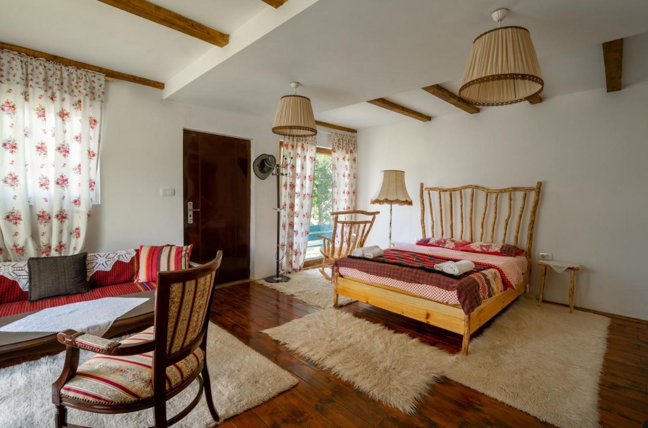 Etno Selo Montenegro Hotel Pluzine Luaran gambar